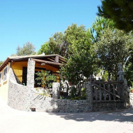 B&B Il Giardino Арбус Екстериор снимка