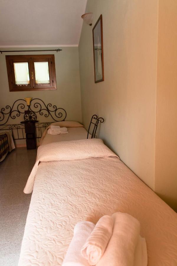B&B Il Giardino Арбус Екстериор снимка