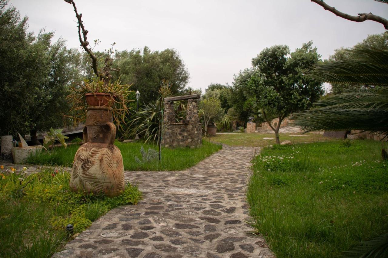 B&B Il Giardino Арбус Екстериор снимка
