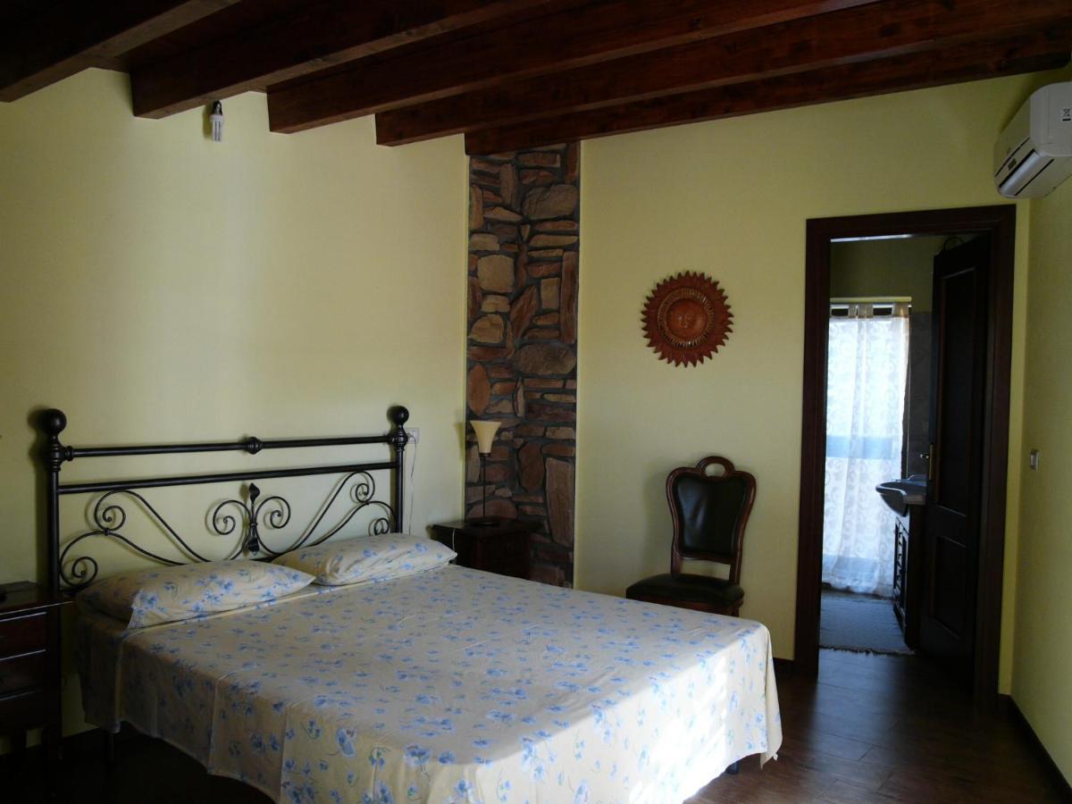 B&B Il Giardino Арбус Екстериор снимка