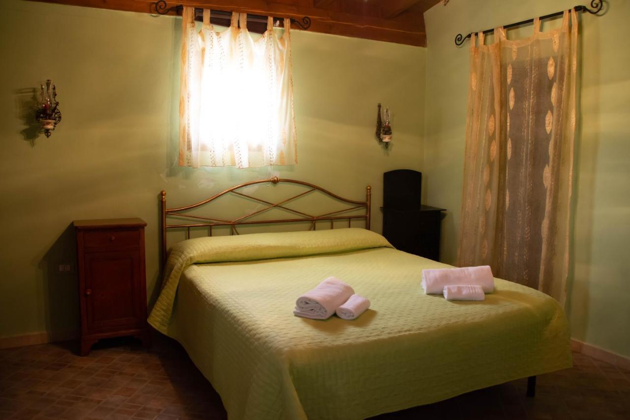 B&B Il Giardino Арбус Екстериор снимка
