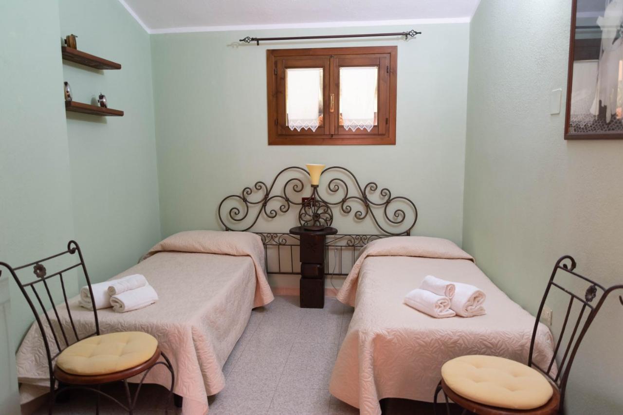 B&B Il Giardino Арбус Екстериор снимка